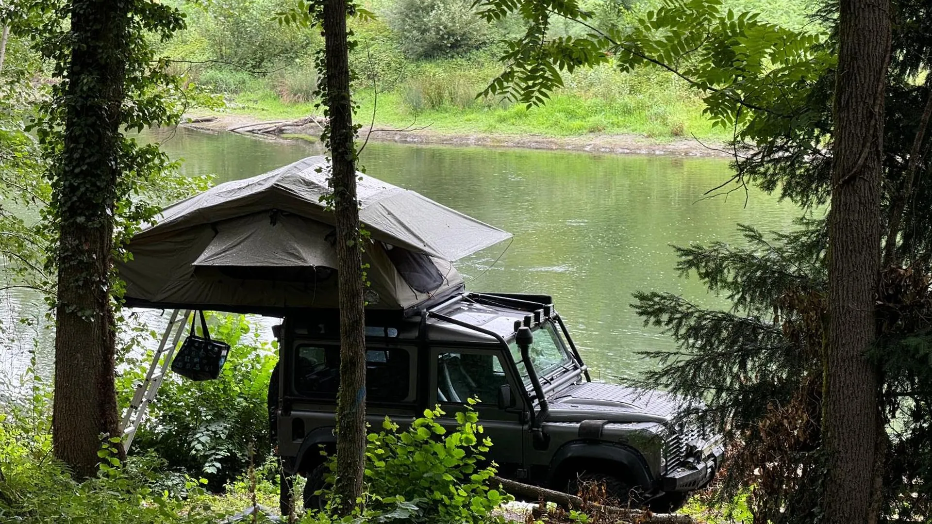 Lüks kamp alanı Wild Camping Am Fluss Saint-Martory