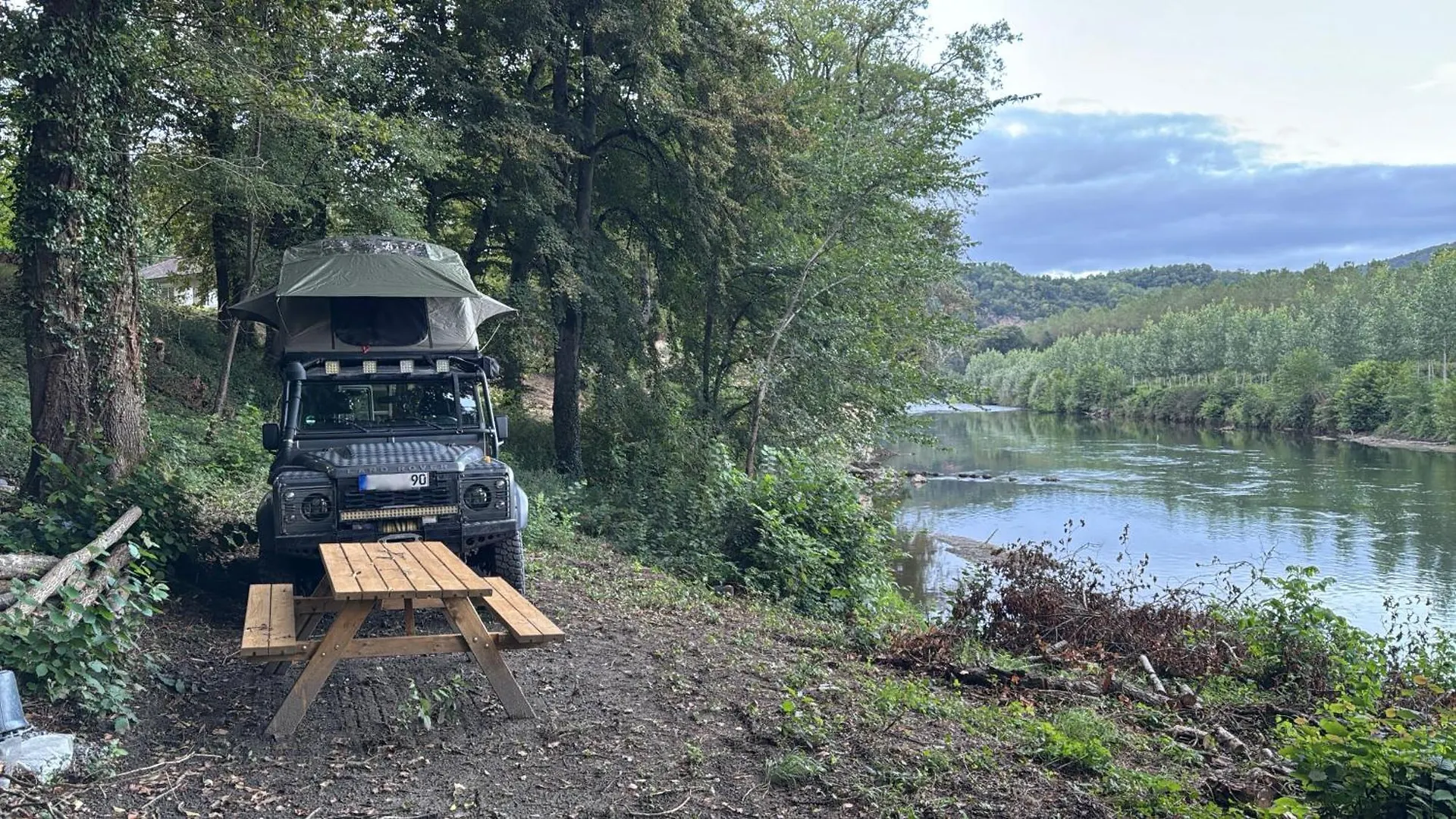 Wild Camping Am Fluss Saint-Martory